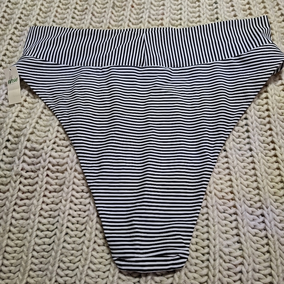 NWT Aries swimwear 2 tops and 3 bottoms - Picture 6 of 14